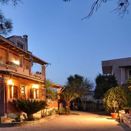 Kloudas Apartments Potamós エクステリア 写真