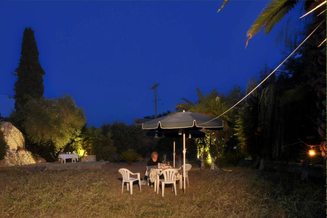 Kloudas Apartments Potamós エクステリア 写真