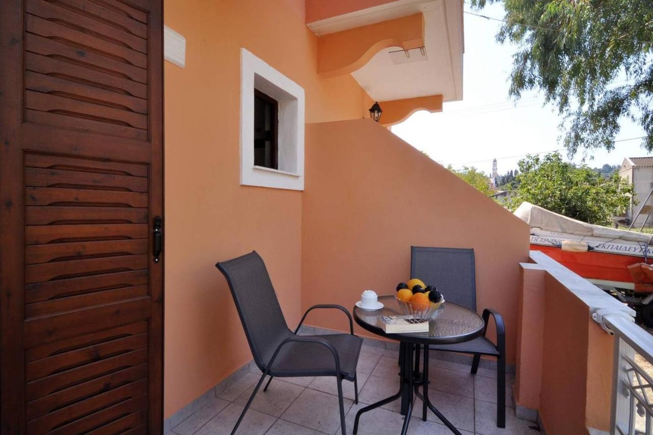 Kloudas Apartments Potamós エクステリア 写真