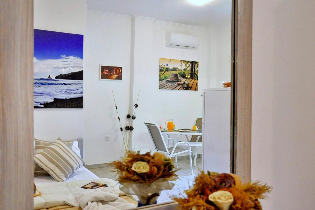 Kloudas Apartments Potamós エクステリア 写真
