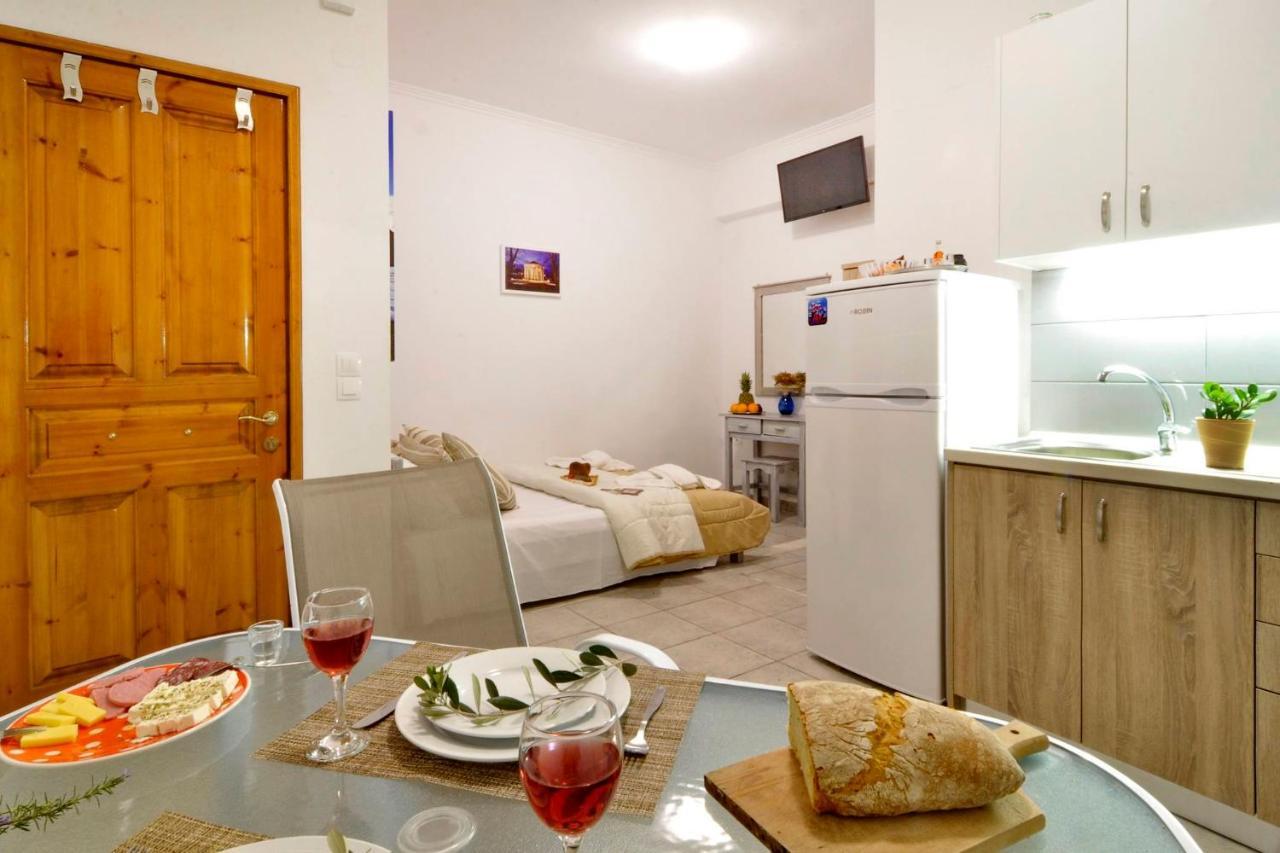 Kloudas Apartments Potamós エクステリア 写真