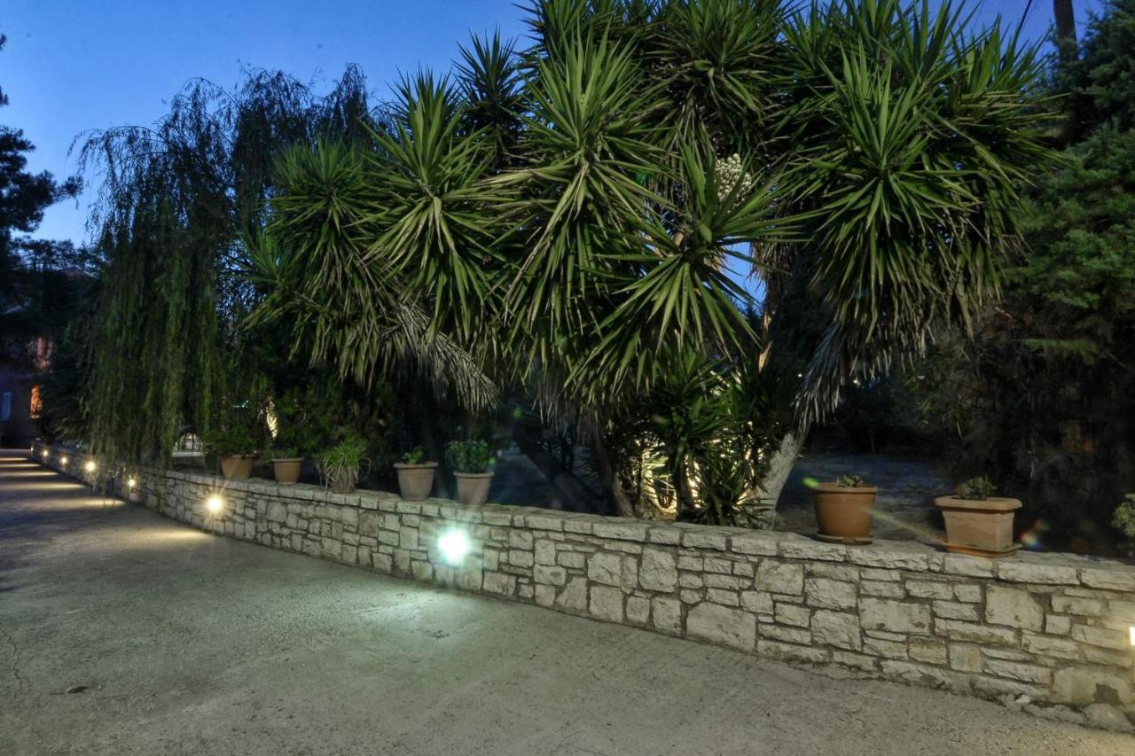 Kloudas Apartments Potamós エクステリア 写真